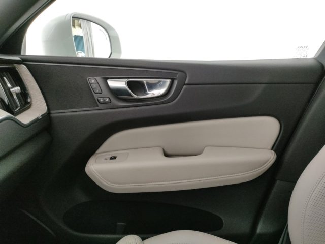 VOLVO XC60 usata, con Sedili riscaldati