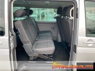 VOLKSWAGEN Caravelle usata, con Autoradio