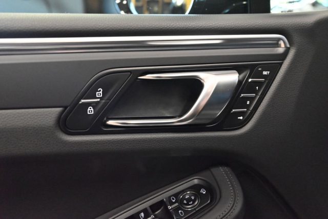 PORSCHE Macan usata 41
