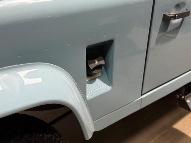 LAND ROVER Defender usata 17