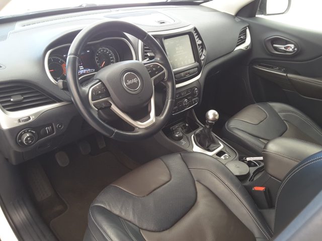 JEEP Cherokee usata, con Autoradio