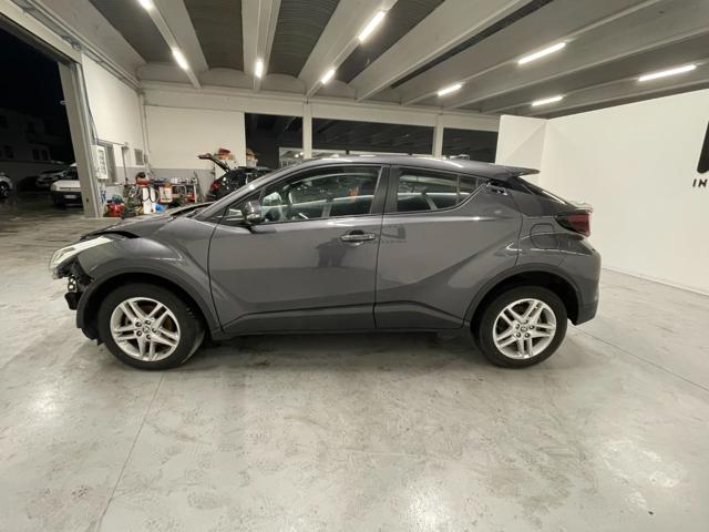 TOYOTA C-HR usata, con Autoradio