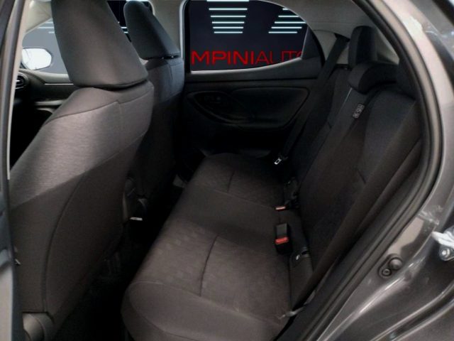 TOYOTA Yaris usata 12