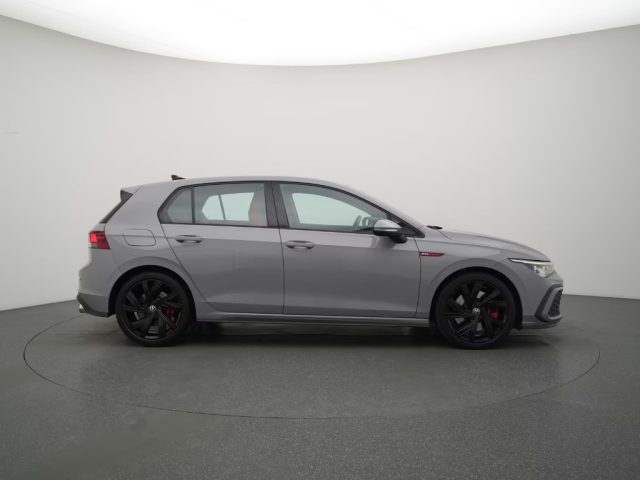 VOLKSWAGEN Golf usata, con Airbag