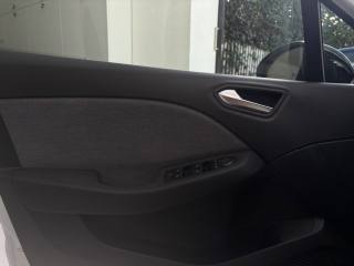 RENAULT Clio usata, con Touch screen
