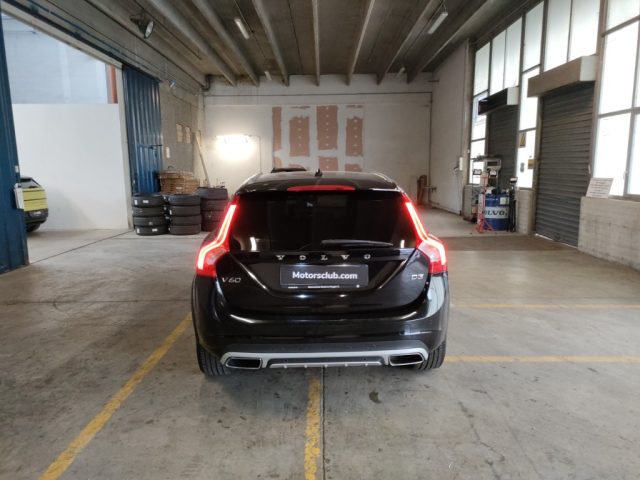 VOLVO V60 Cross Country usata, con Autoradio