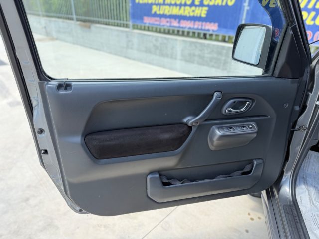 SUZUKI Jimny usata, con Servosterzo