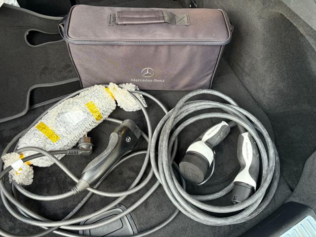 MERCEDES-BENZ GLC 300 usata, con Sensori di parcheggio anteriori