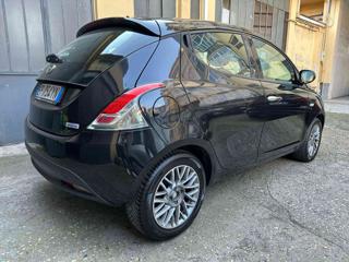 LANCIA Ypsilon usata, con Autoradio