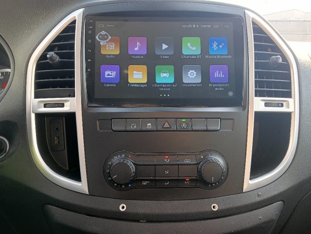 MERCEDES-BENZ Vito usata, con Gancio traino