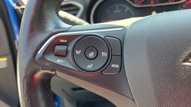 OPEL Grandland X usata, con Fari LED