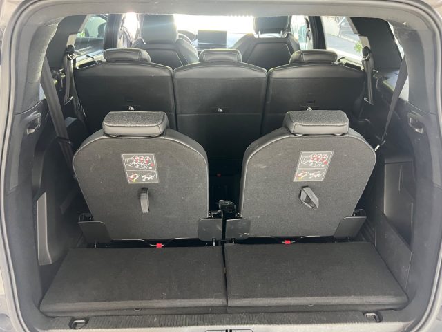 PEUGEOT 5008 usata, con Sensori di parcheggio posteriori