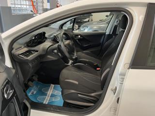 PEUGEOT 208 usata, con Autoradio