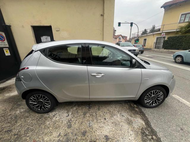 LANCIA Ypsilon usata, con Autoradio