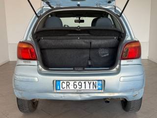 TOYOTA Yaris usata 6