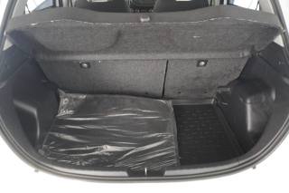 TOYOTA Yaris usata 6