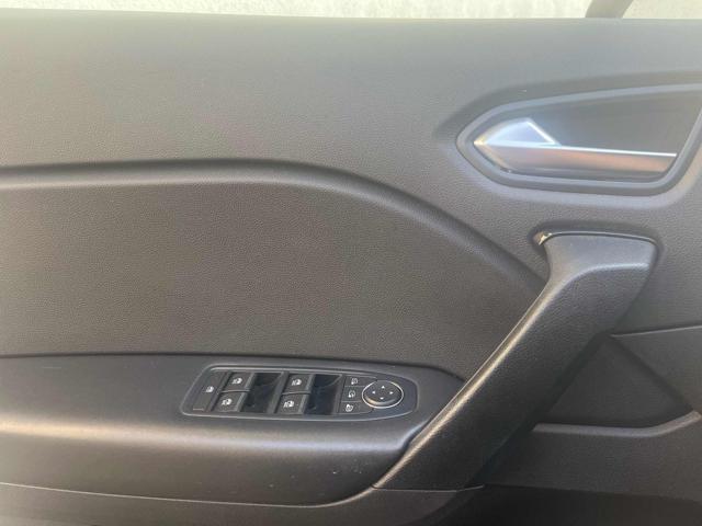 RENAULT Captur usata, con Autoradio