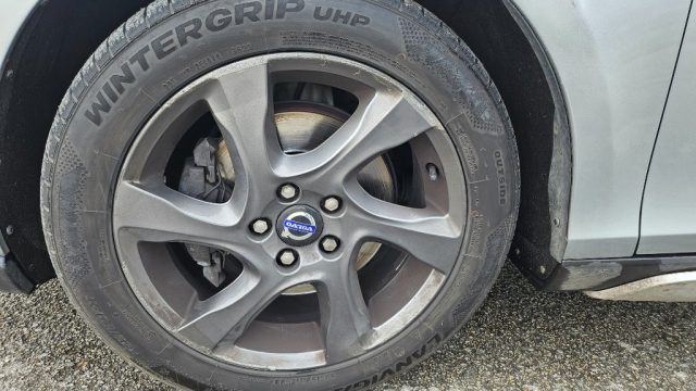 VOLVO V40 Cross Country usata, con Volante multifunzione