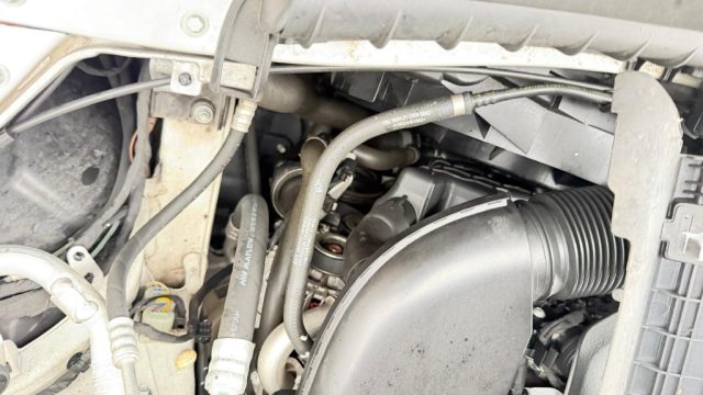 MERCEDES-BENZ E 220 usata, con Servosterzo