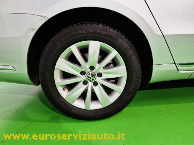 VOLKSWAGEN Passat usata 52