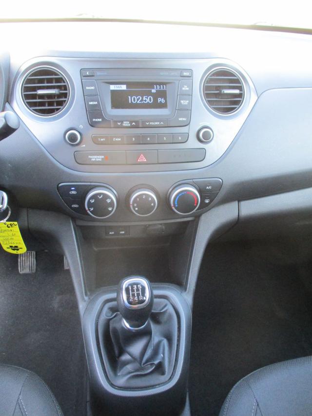 HYUNDAI i10 usata, con Volante in pelle