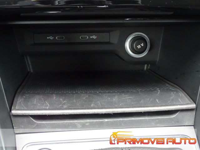 VOLKSWAGEN Touran usata, con Autoradio digitale