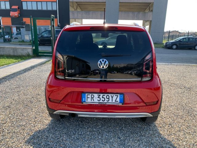 VOLKSWAGEN up! usata, con Autoradio