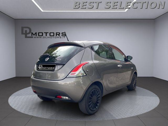LANCIA Ypsilon usata, con USB