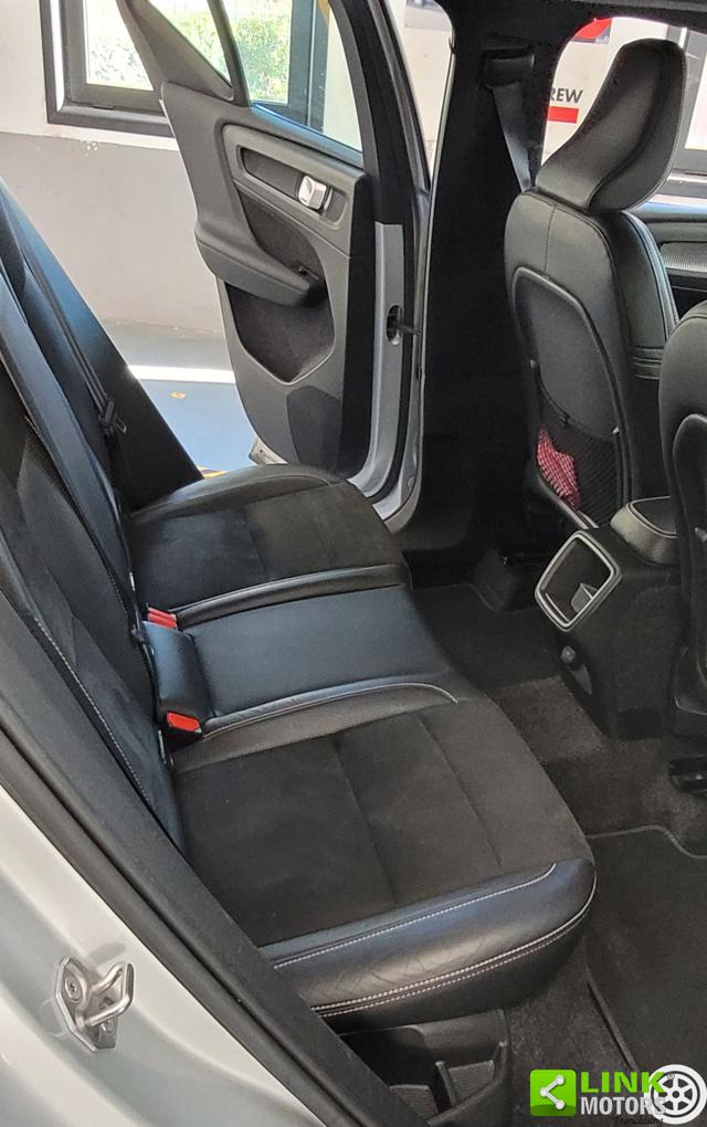 VOLVO XC40 usata 11