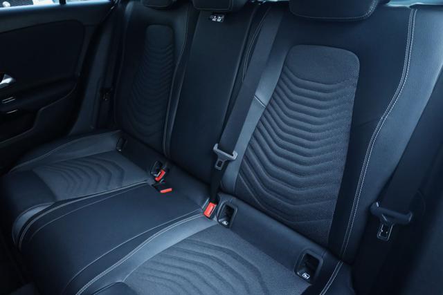 MERCEDES-BENZ A 200 usata, con Sensori di parcheggio anteriori