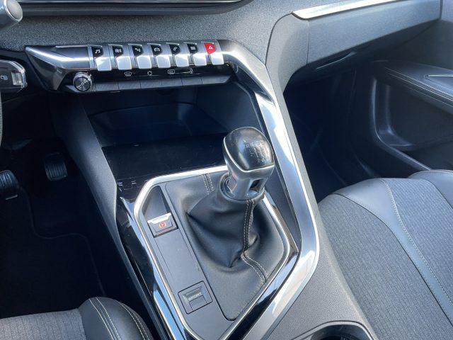 PEUGEOT 3008 usata, con Sedili sportivi