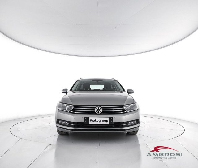 VOLKSWAGEN Passat usata 4