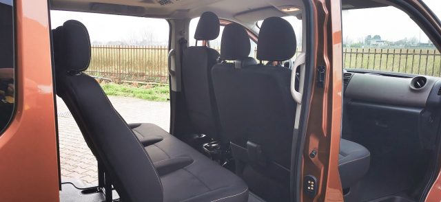 NISSAN NV300 usata, con USB