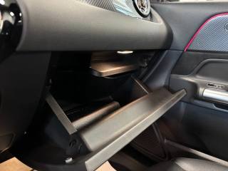MERCEDES-BENZ GLA 180 usata, con Leve al volante