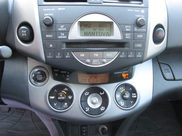 TOYOTA RAV 4 usata, con Volante in pelle