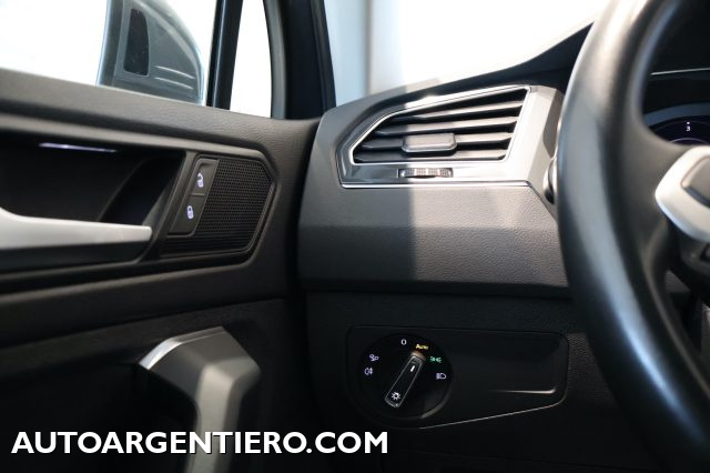 VOLKSWAGEN Tiguan usata, con Leve al volante