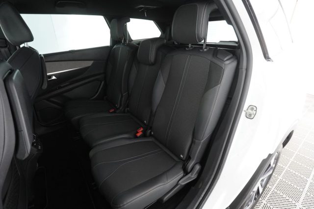 PEUGEOT 5008 usata 9