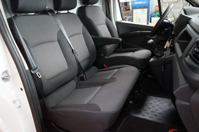 RENAULT Trafic usata, con Park Distance Control