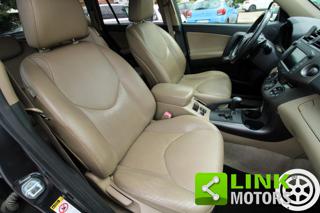 TOYOTA RAV 4 MY23 usata, con Airbag testa