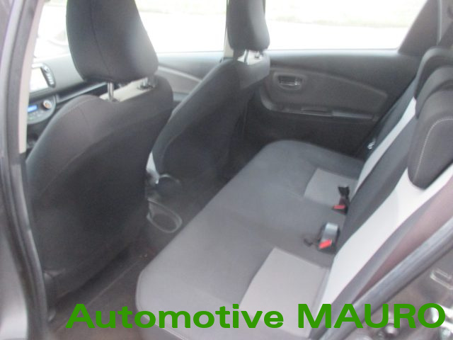 TOYOTA Yaris usata 19