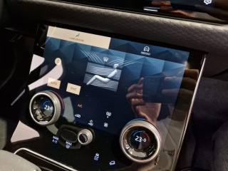 LAND ROVER Range Rover Velar usata, con Sistema di navigazione