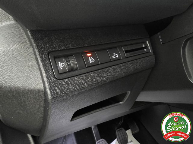 PEUGEOT 3008 usata, con Volante in pelle