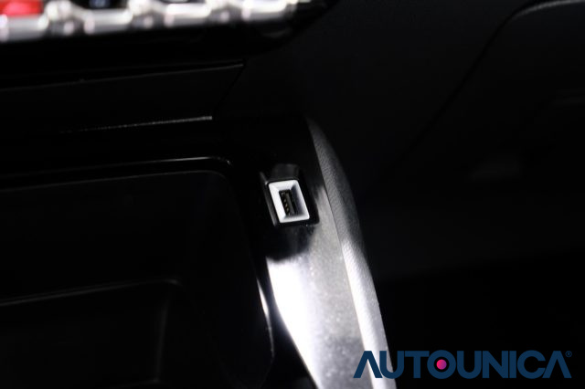 PEUGEOT 208 usata, con Sensori di parcheggio posteriori