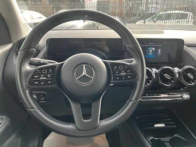 MERCEDES-BENZ GLA 180 usata, con Chiusura centralizzata