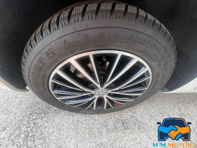 VOLKSWAGEN Touran usata, con Sensore di luce