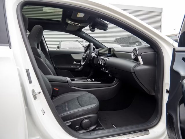 MERCEDES-BENZ A 180 usata, con Fendinebbia