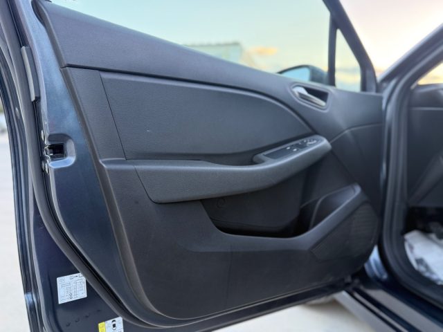 RENAULT Clio usata, con Sistema di navigazione