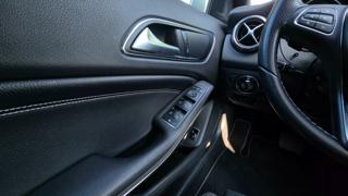 MERCEDES-BENZ GLA 200 usata, con Park Distance Control