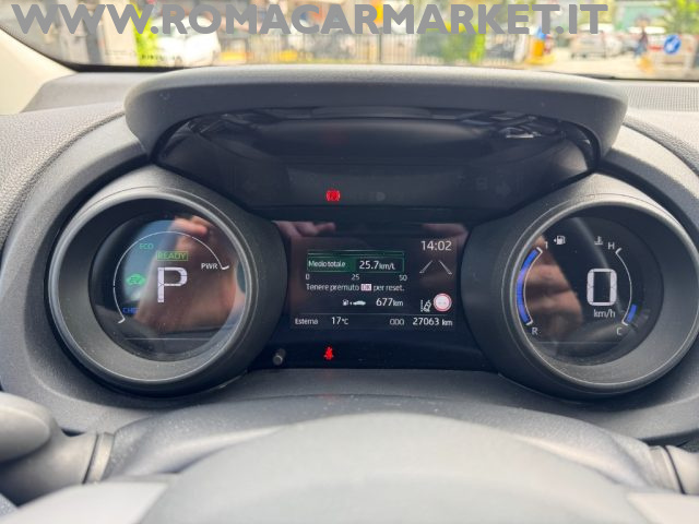 TOYOTA Yaris usata, con Bracciolo