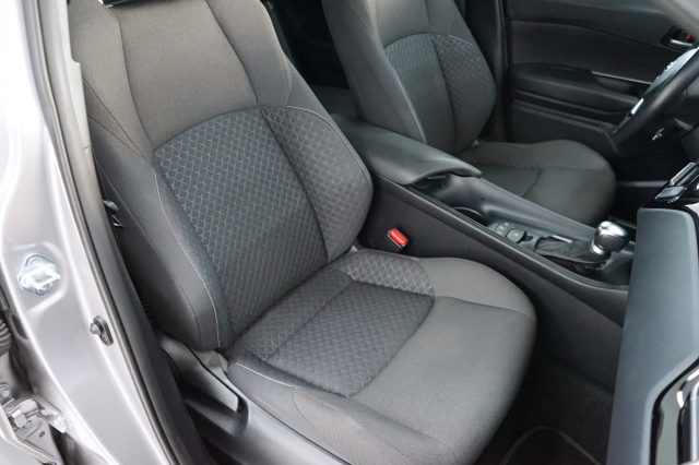 TOYOTA C-HR usata 26